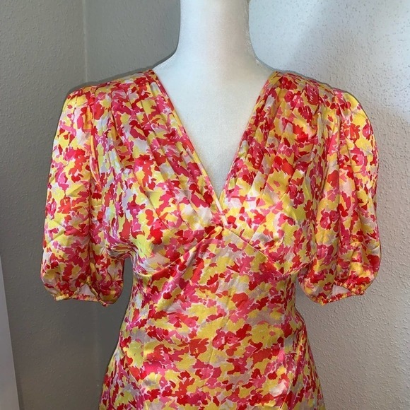 Lini Pink Amalia V Neck Midi Dress Size XS - Picture 6 of 12